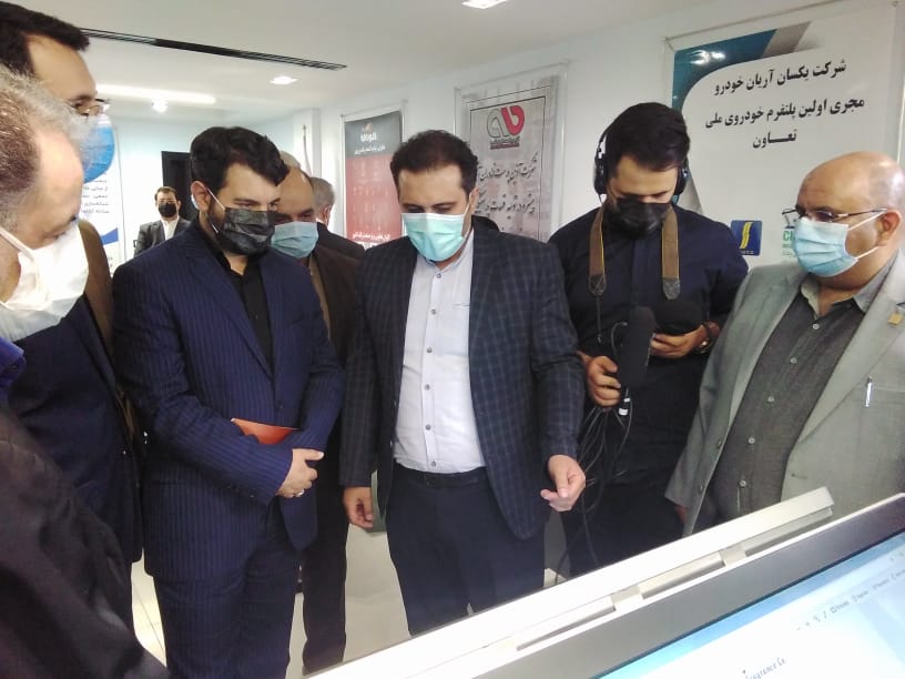 بازدید وزیر کار از پلتفرم خودرو ملی تعاون در مرکز منتا استان تهران